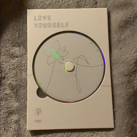 BTS Love Yourself Her “E” version - Picture 2 of 5